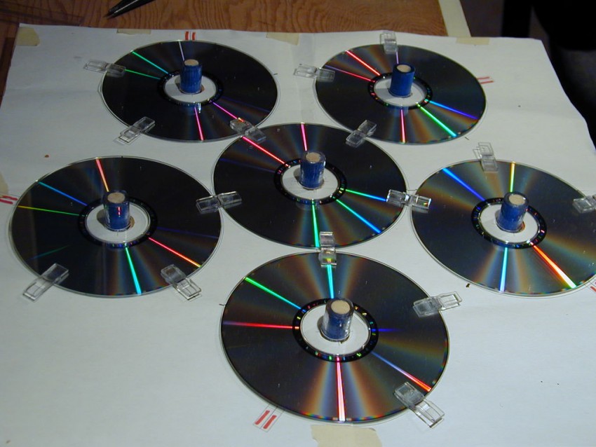 Поделки из дисков - оригинальные идеи и пошаговое описание как сделать интересные поделки (100 фото)